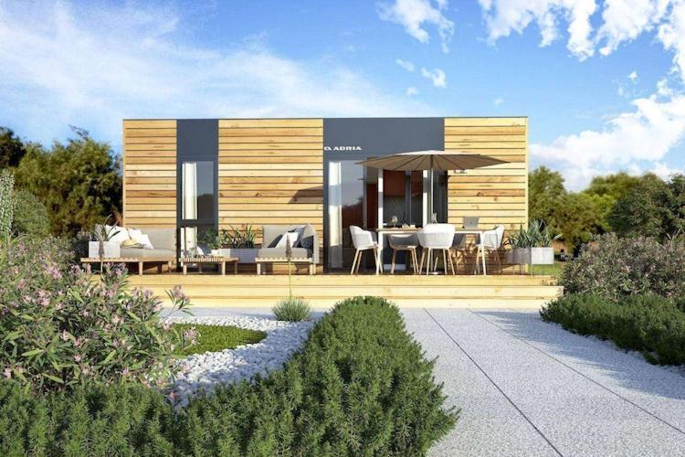 Mobile Home Mediteran Superior By The Pool In Caravan Park Strasko, Novalja Extérieur photo