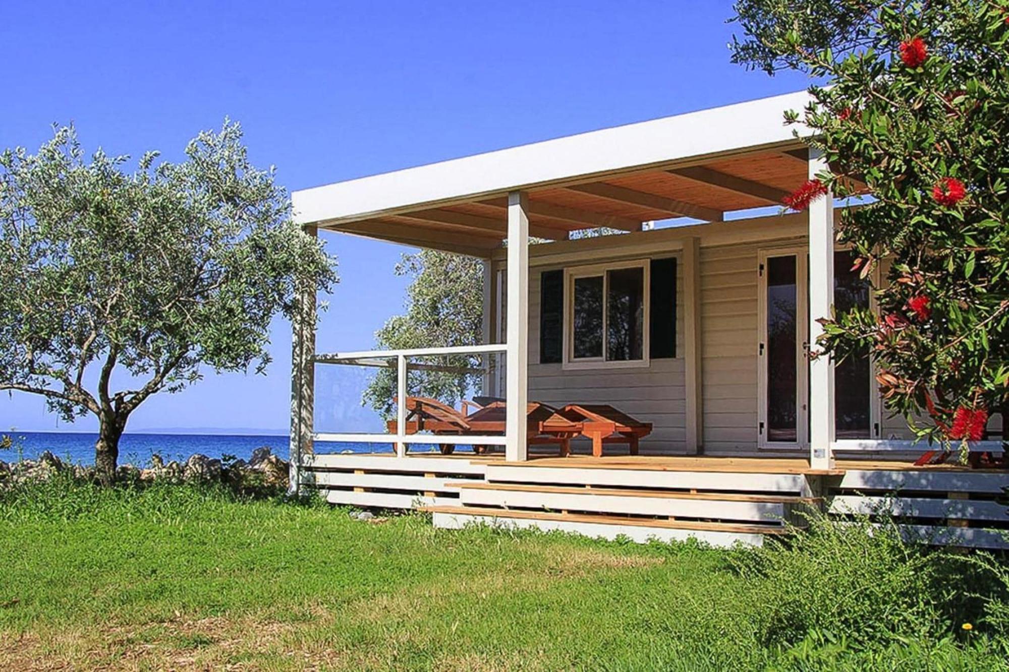 Mobile Home Mediteran Superior By The Pool In Caravan Park Strasko, Novalja Extérieur photo